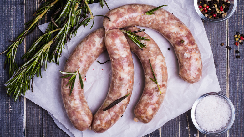 Sausage links with spices