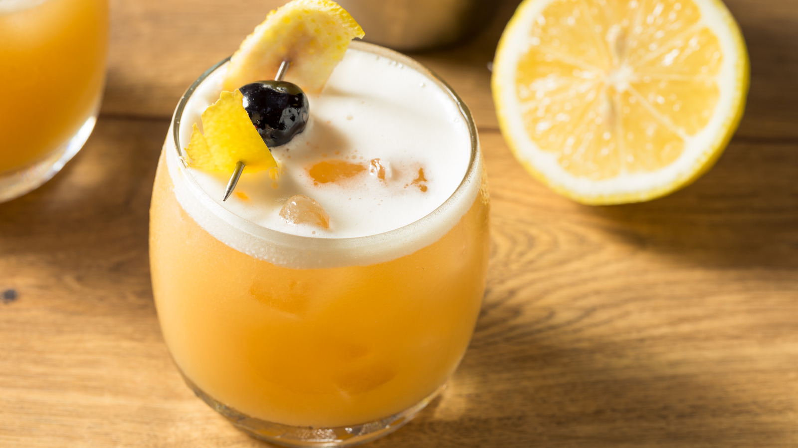 What Does An Amaretto Sour Actually Taste Like?