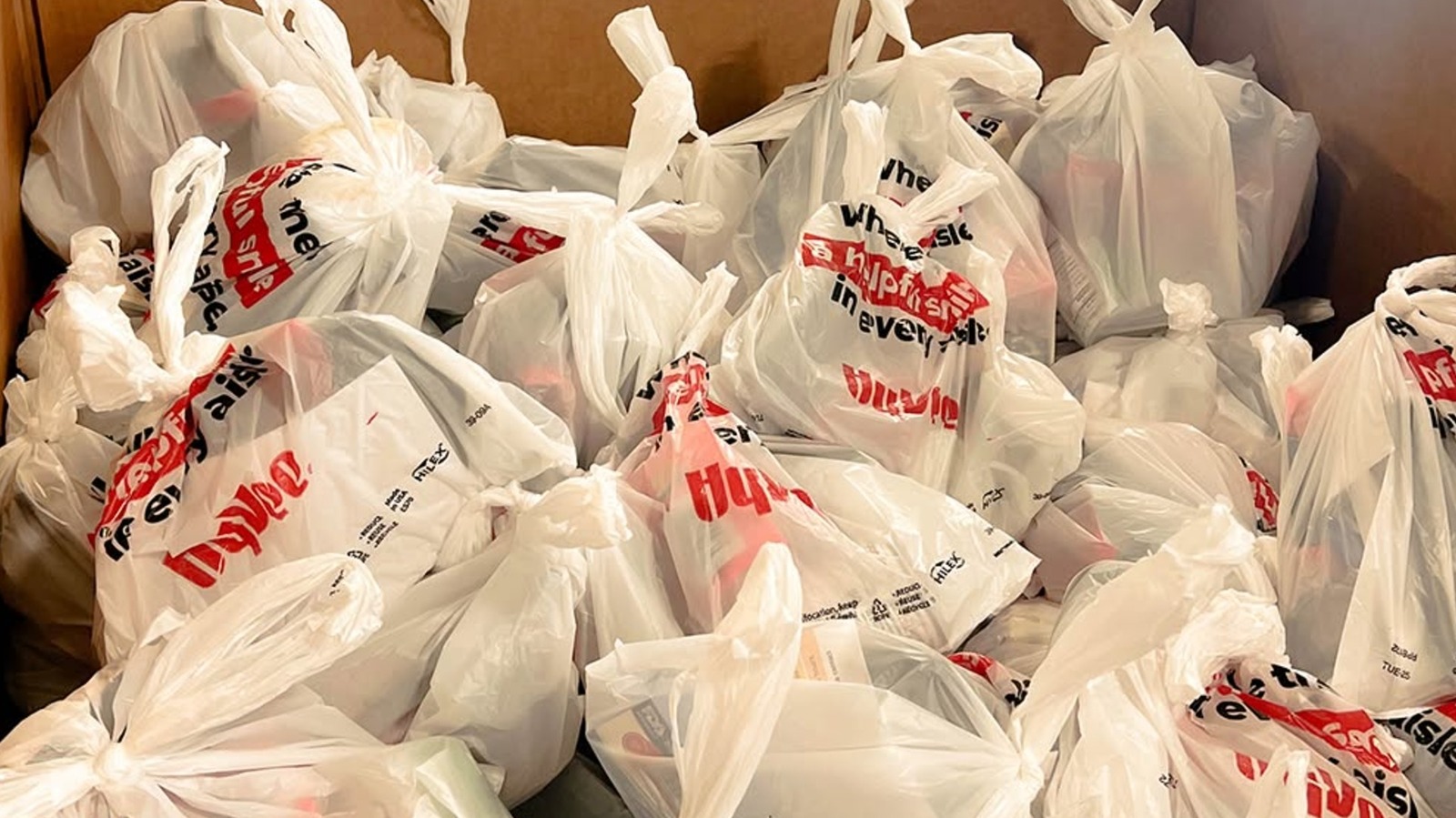 What Does Hy-Vee Do With Unsold Food? Here's How The Chain Prevents Waste