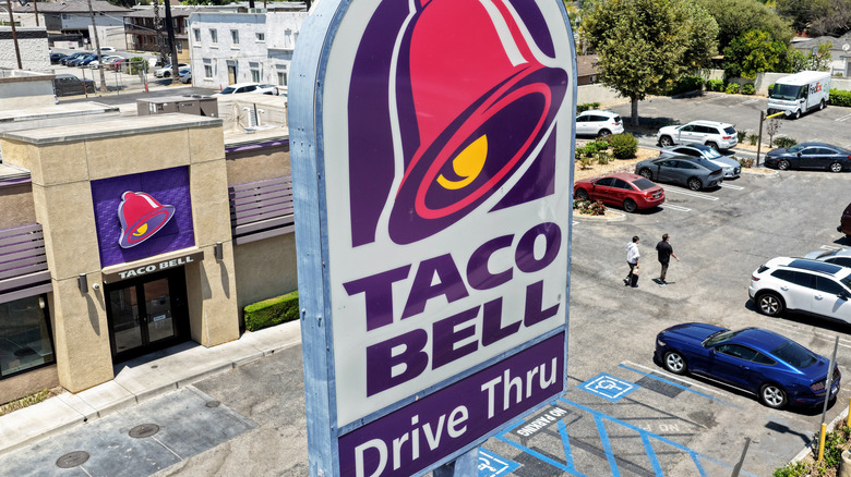 A bird's-eye view of a Taco Bell store