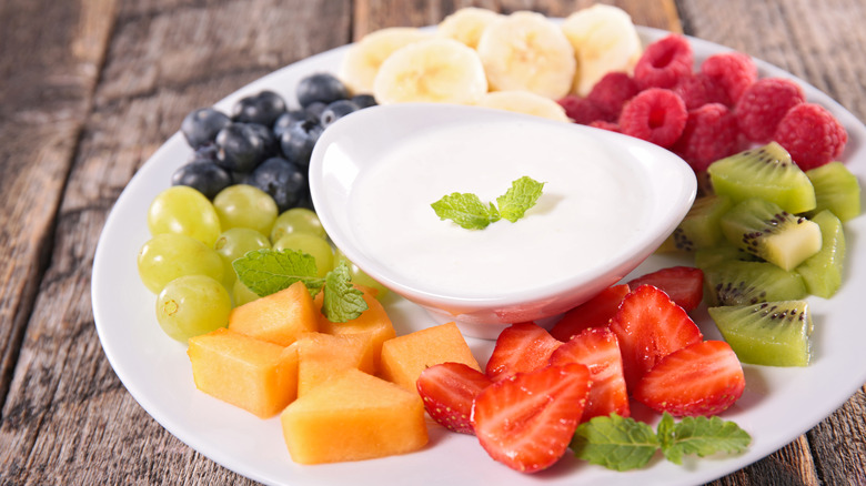 fruit tray with dip