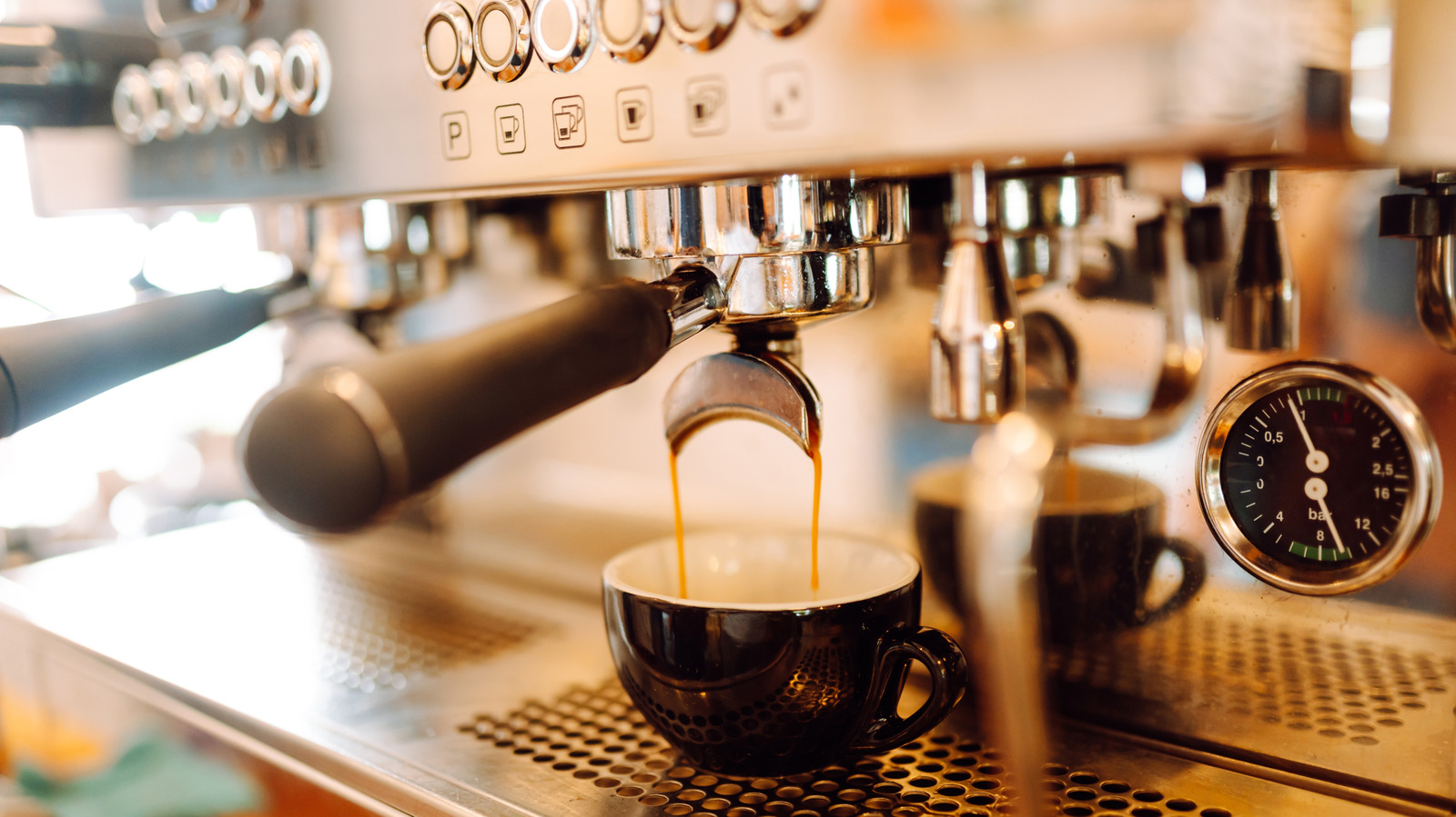 What Is A Red Eye Coffee? How Is It Different From A Black Eye And Dead Eye Coffee? - Tasting Table