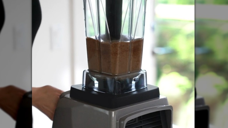 Blitzing dates in blender