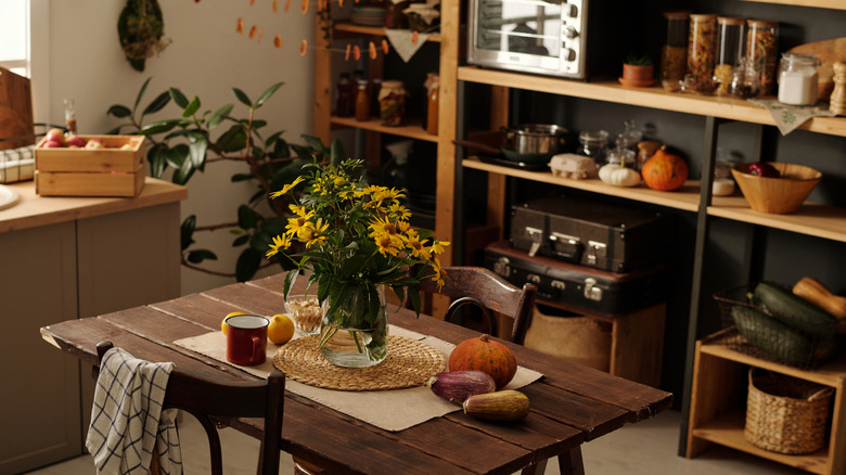 grandma-core designed dining space