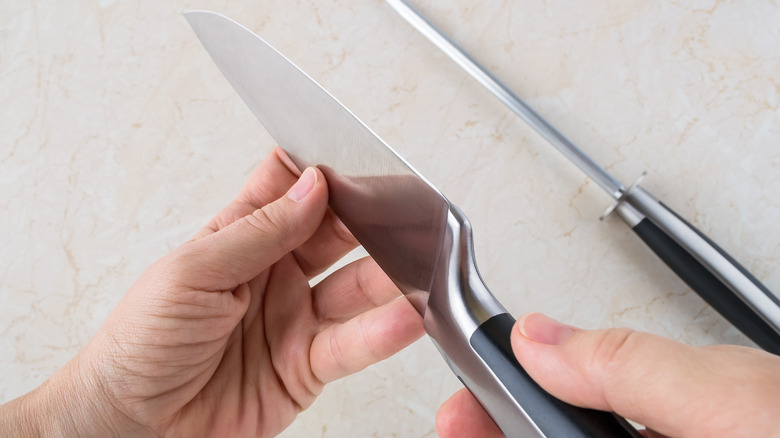 https://www.tastingtable.com/img/gallery/what-makes-carbon-steel-and-stainless-steel-knives-different/carbon-steel-is-incredibly-sharp-1667314105.jpg