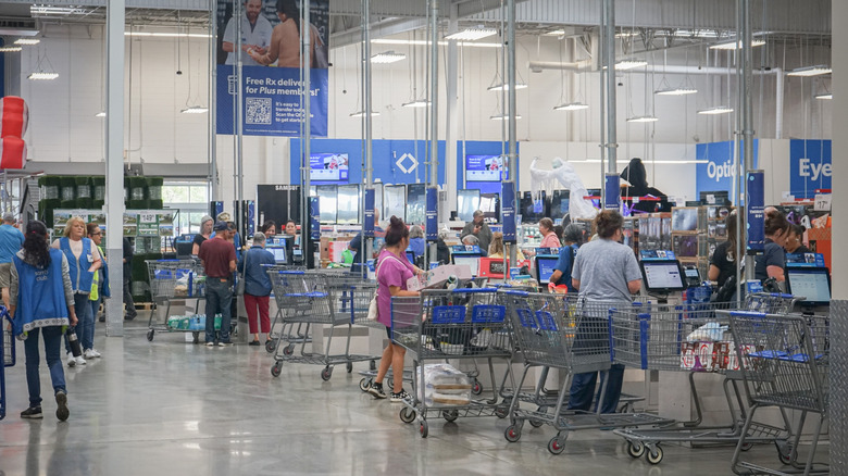 Sam's Club checkout registers