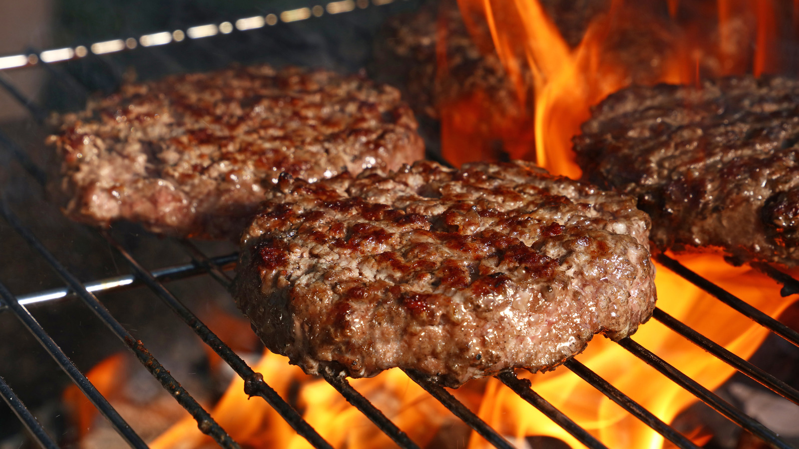 What The Safest Internal Temperature For Burgers Actually Is