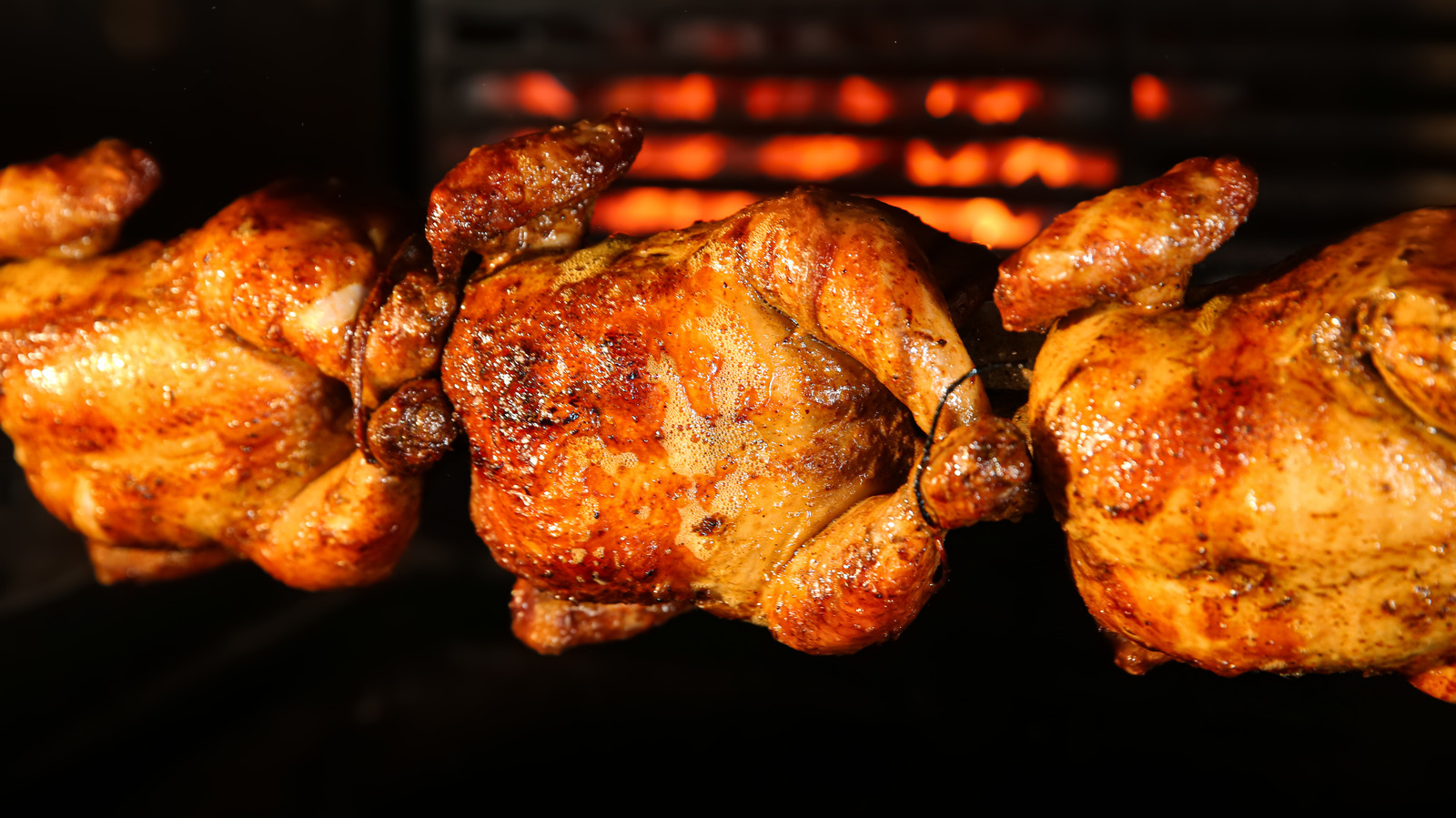 What To Consider Before Buying Rotisserie Chicken At The Grocery Store