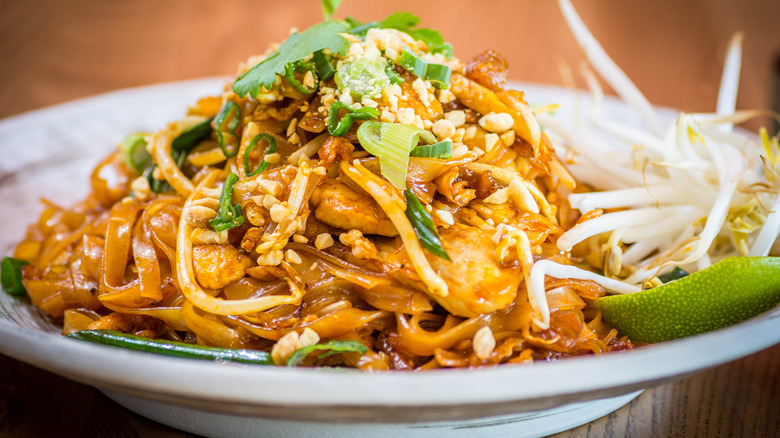 Close up of pad Thai serving on plate 