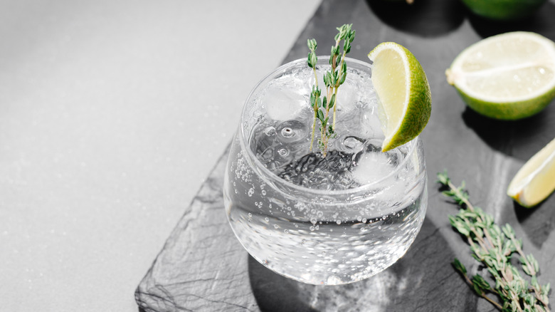 Glass of club soda with lime