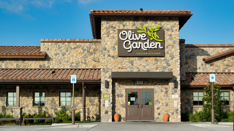 Exterior of Olive Garden restaurant
