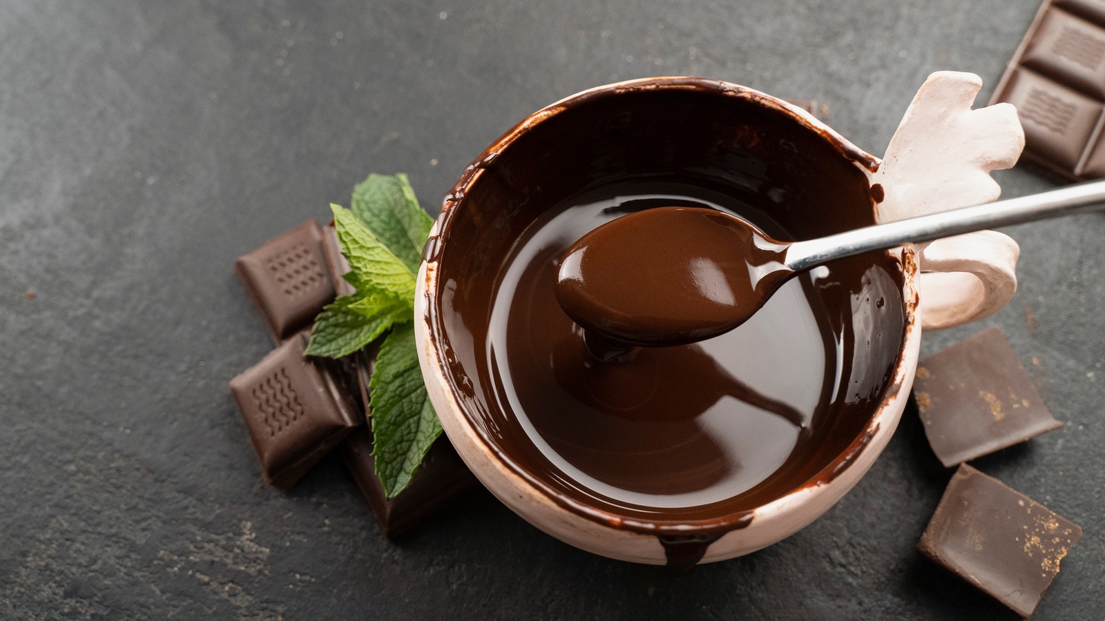 What You Should Know Before Melting Chocolate In The Microwave