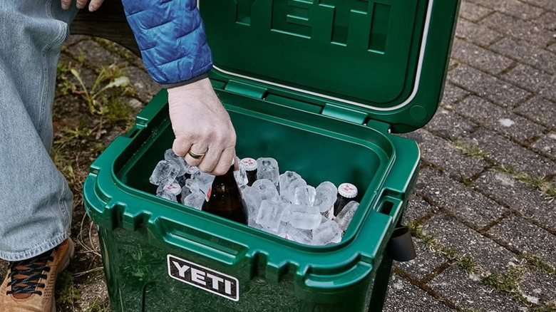 Forest green Yeti cooler