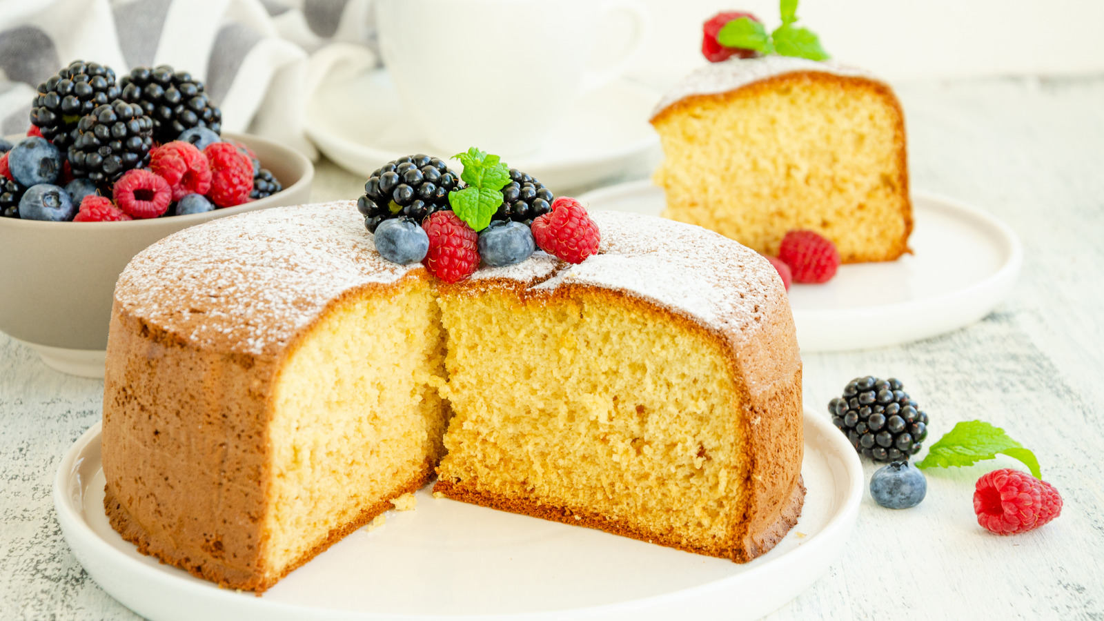 What's The Difference Between Sponge Cake And Chiffon Cake?