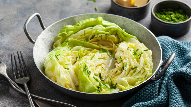 A pan with braised cabbage