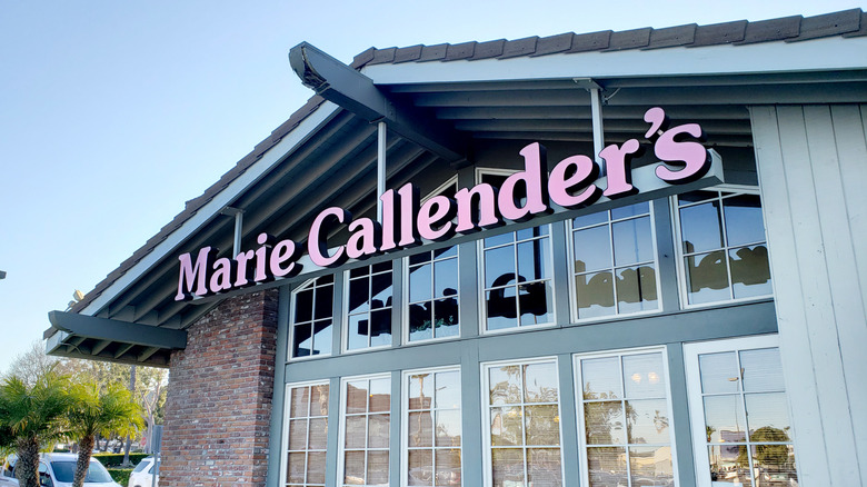 The outside of a Marie Callender's in California