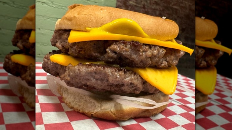 Double hamburger with double cheese