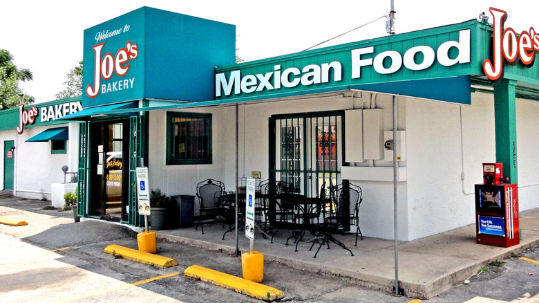 Photo of the outside of Joe's Bakery Austin