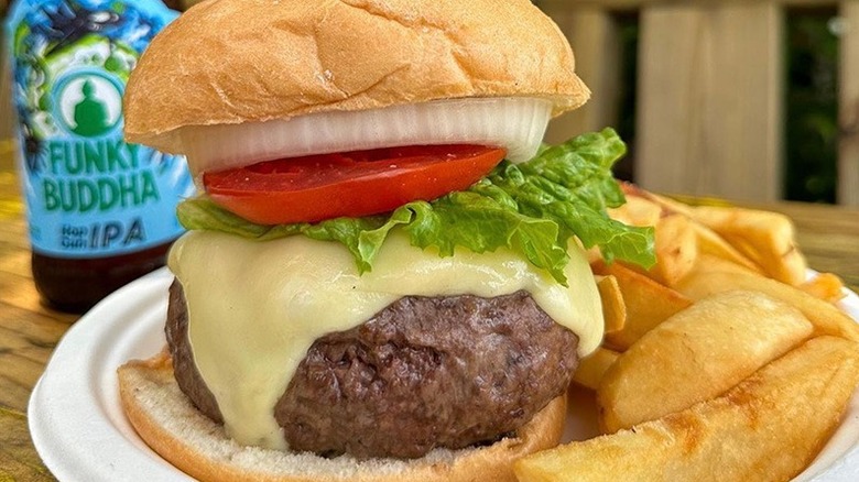 Le Tub Burger 13-ounce Sirloin Burger