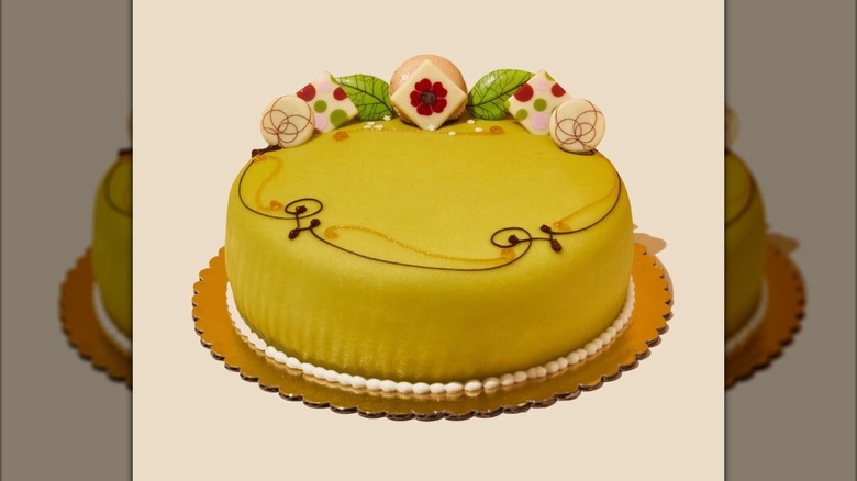 Whole Swedish princess cake on plate