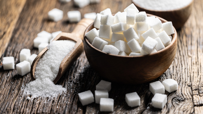 White sugar cubes in a bowl