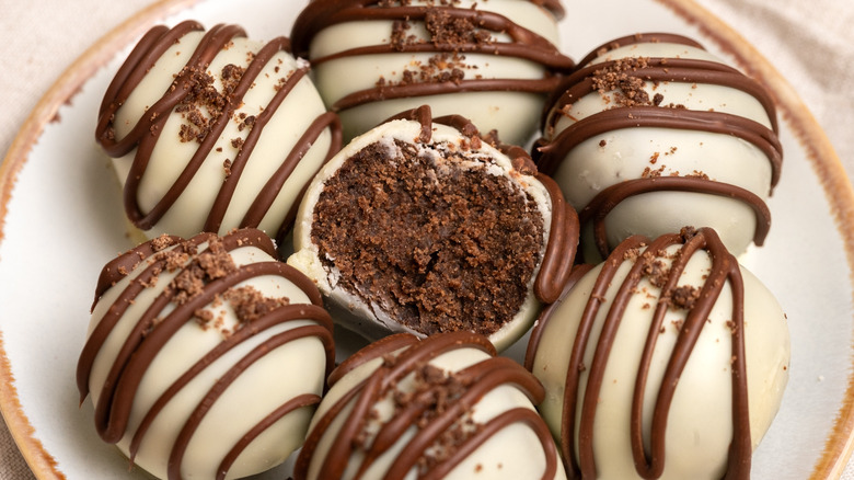 white chocolate Oreo truffles