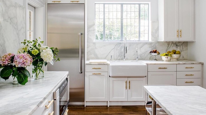 Your Guide To White Kitchen Countertops, Types Of Kitchen Table Tops