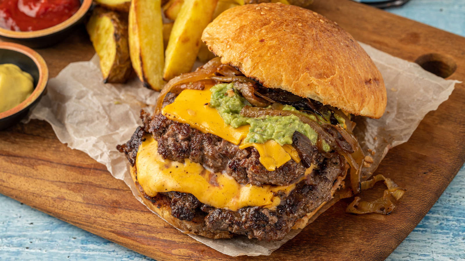 Who Invented The Smash Burger? (Hint: It Wasn't The Chain) - Tasting Table