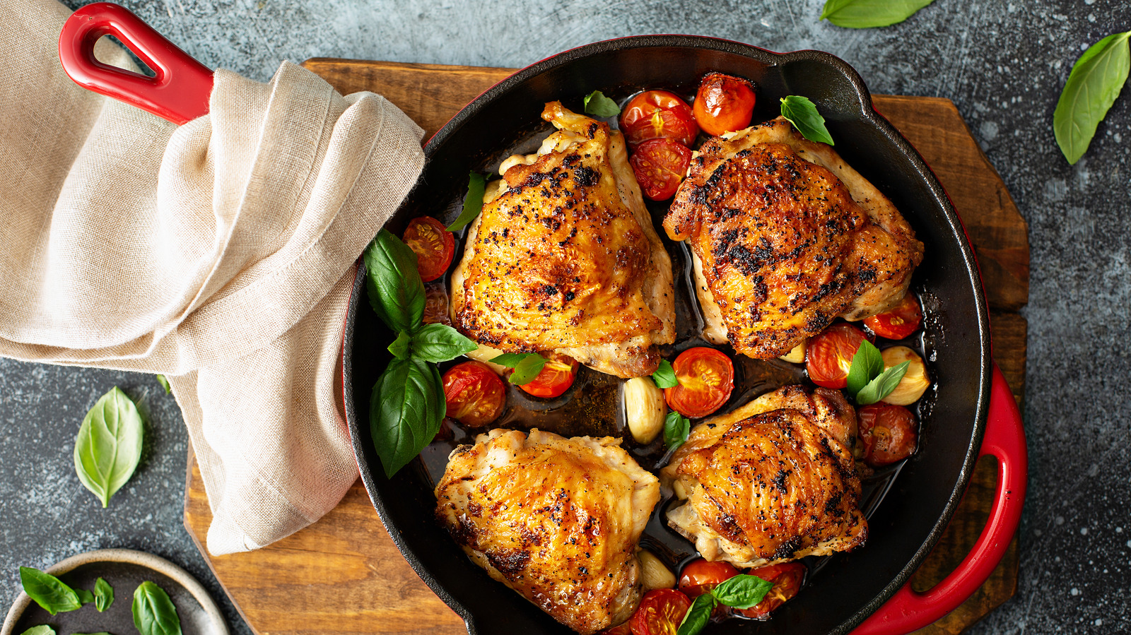 https://www.tastingtable.com/img/gallery/why-a-hot-pan-is-crucial-for-cooking-chicken/l-intro-1664450200.jpg