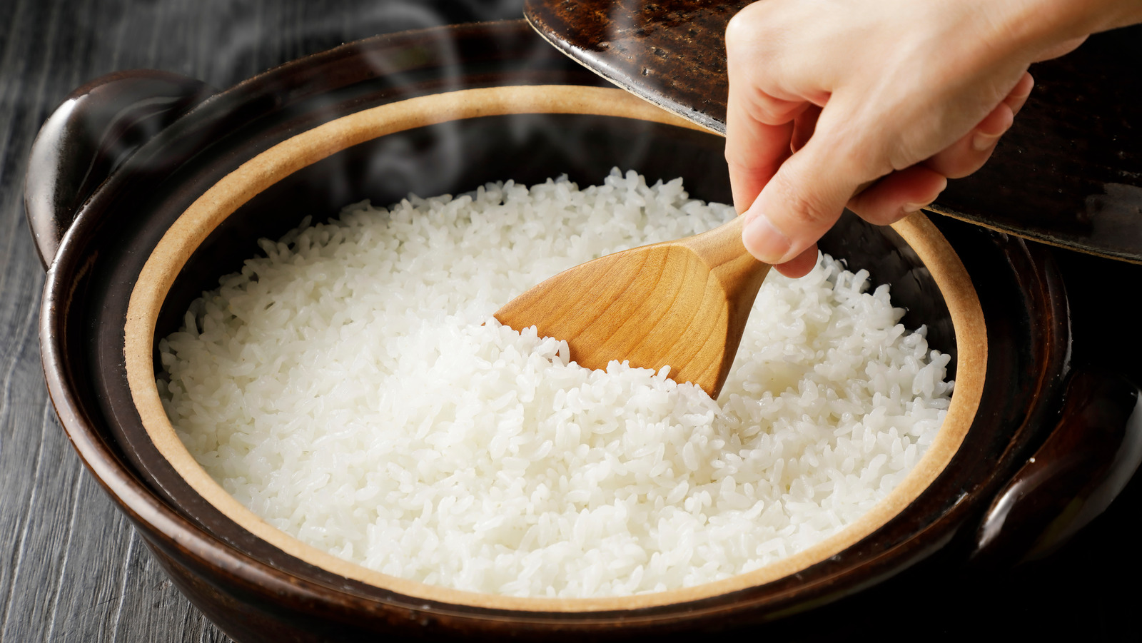 Do Koreans add salt to rice?