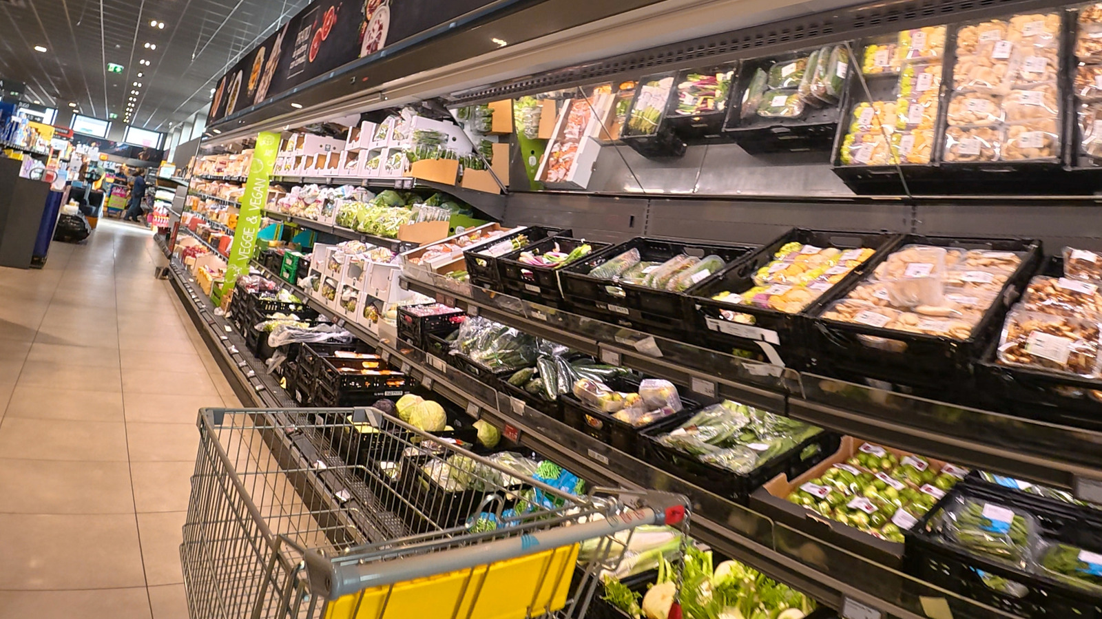 Why Aldi's Deli Meat Gets Mixed Reactions From Shoppers