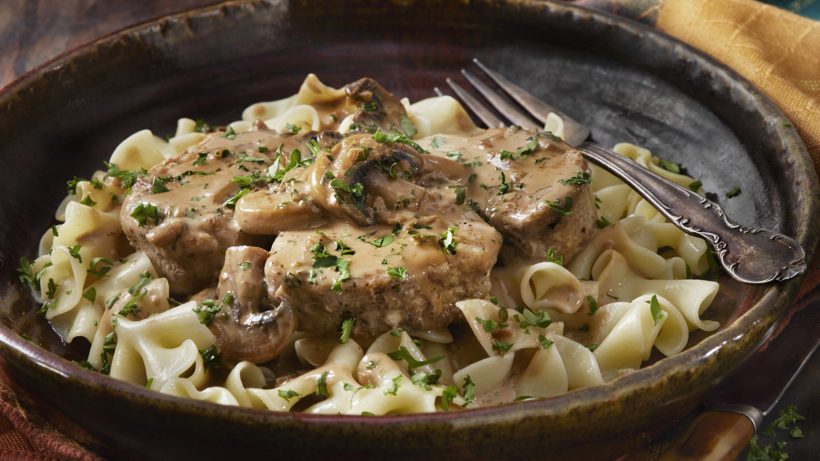 Why Amish Beef And Noodles Is The One-Pot Dinner Home Cooks Can't Get Enough Of - Tasting Table