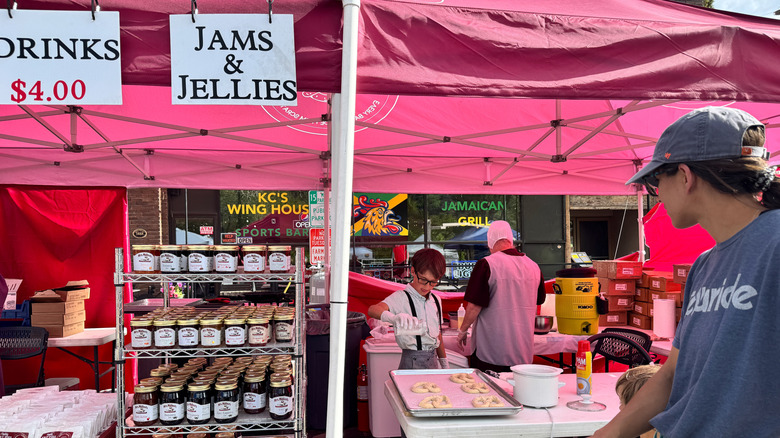 Amish jam at farmer's market