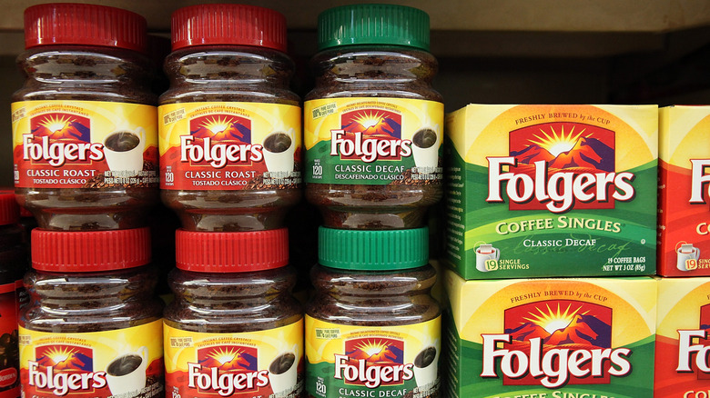 close up of folgers packages