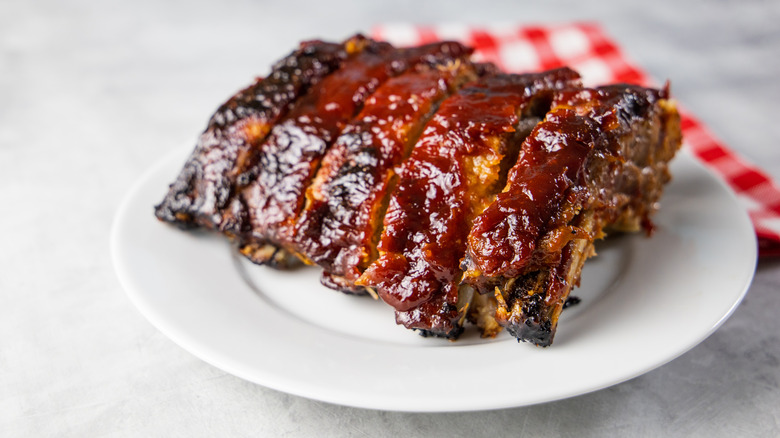 baby back ribs on plate
