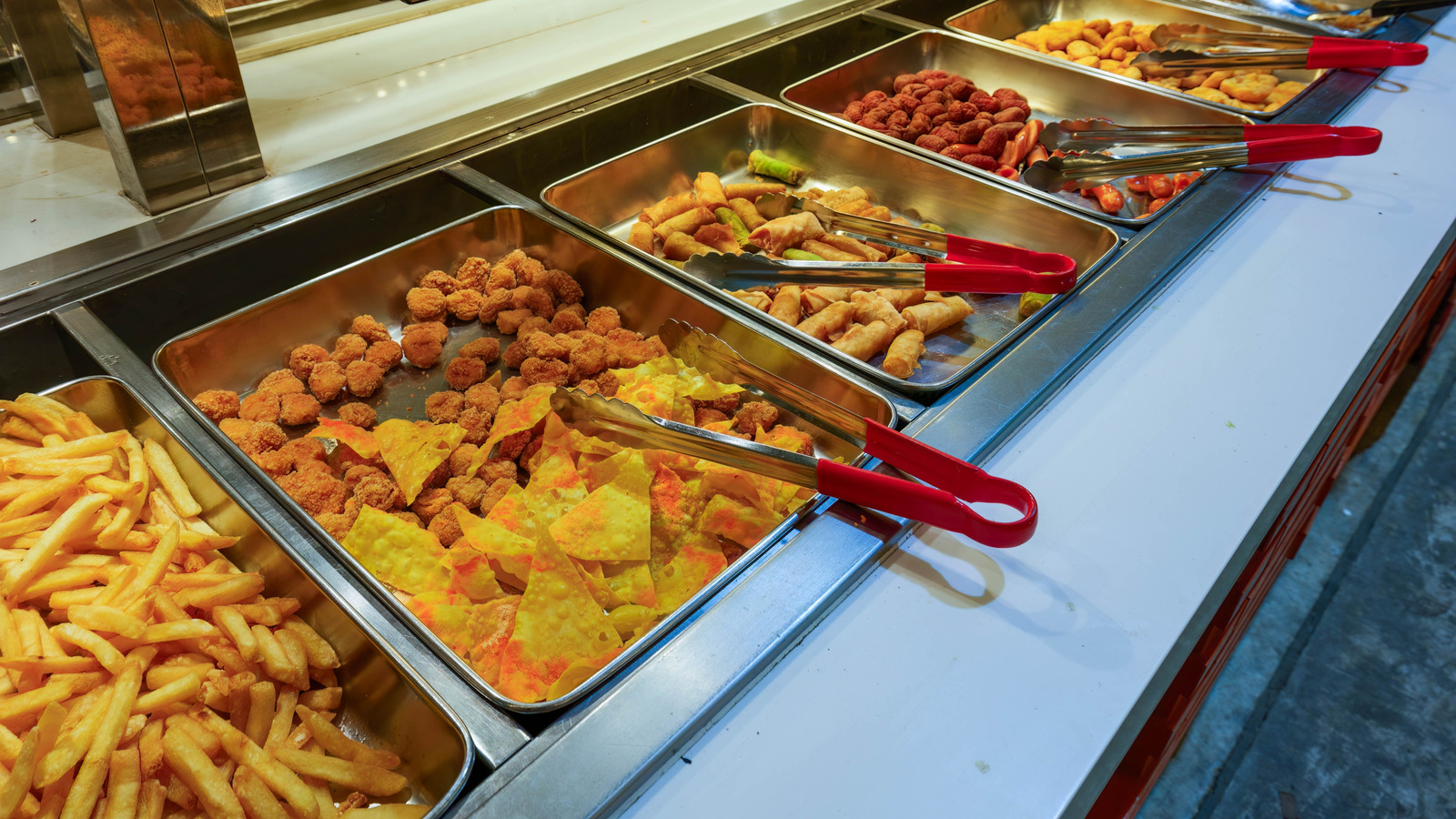 Why Buffets Struggle With Fried Food Options - Tasting Table