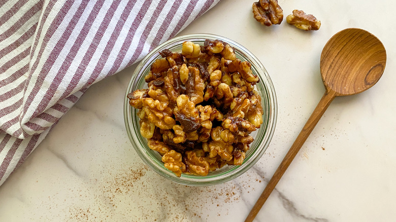Bowl of candied walnuts 