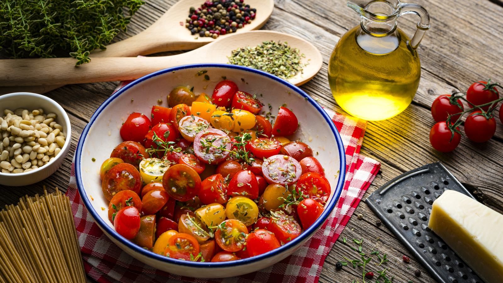 Why Cherry Tomatoes Often Taste Better Than Large Tomatoes - Tasting Table