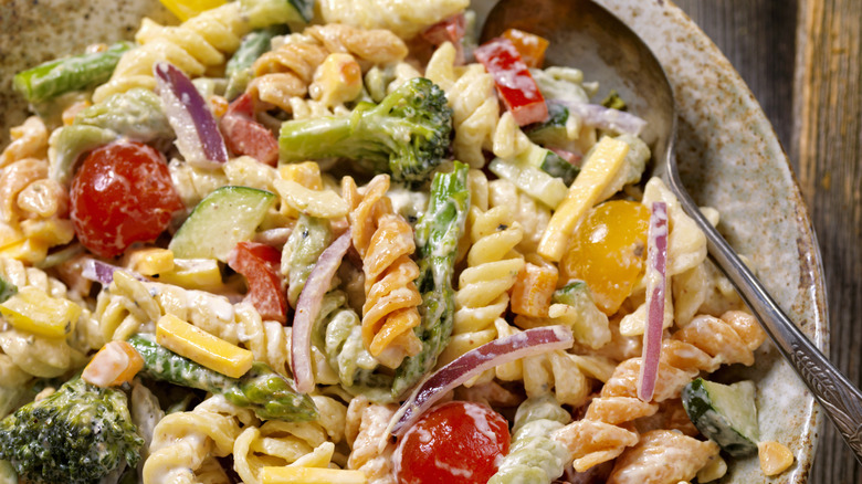 Creamy pasta salad