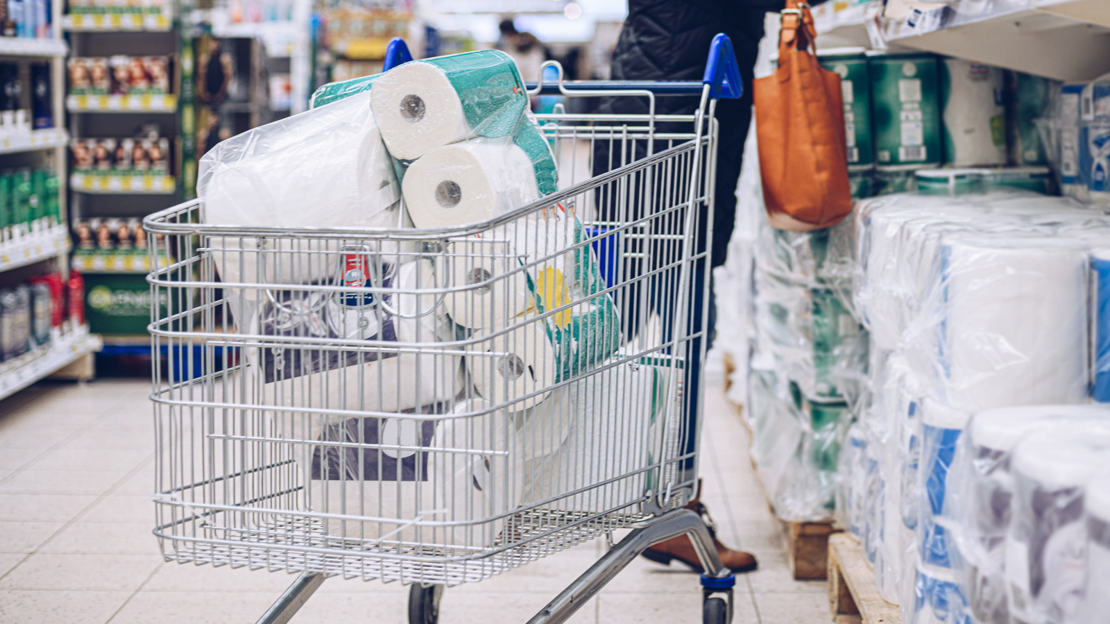 This Is Why We Actually Panic-Buy At The Grocery Store Ahead Of Storms, According To Science - Tasting Table