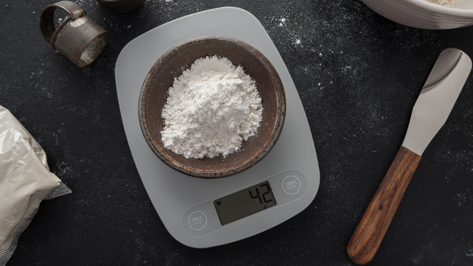 есть ли в муке крахмал