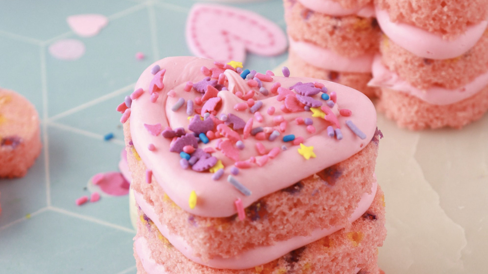 Why Funfetti Is The Worst Boxed Strawberry Cake Mix In Stores By Far - Tasting Table