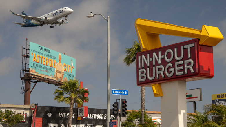 the famous LAX location of In-N-Out burger