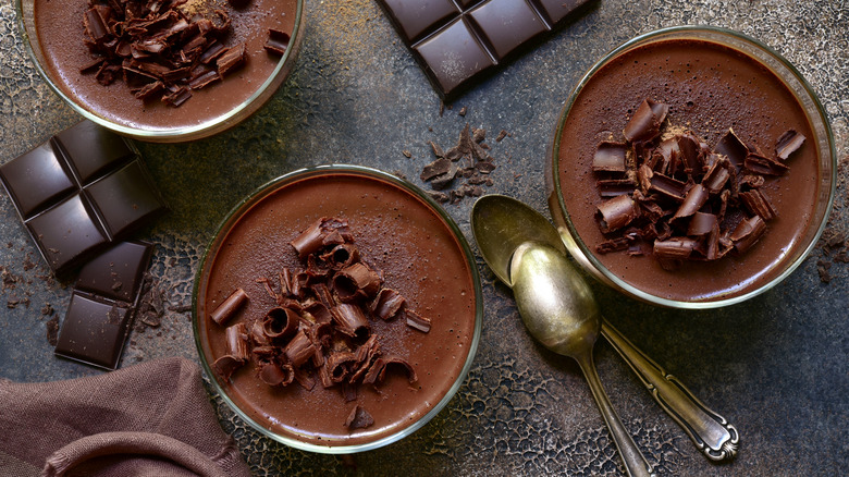 chocolate mousse in glasses