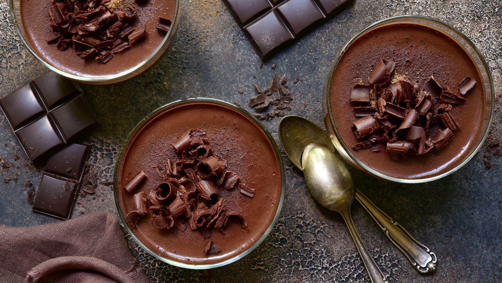 Why It Actually Pays To Order Chocolate Mousse At A Restaurant