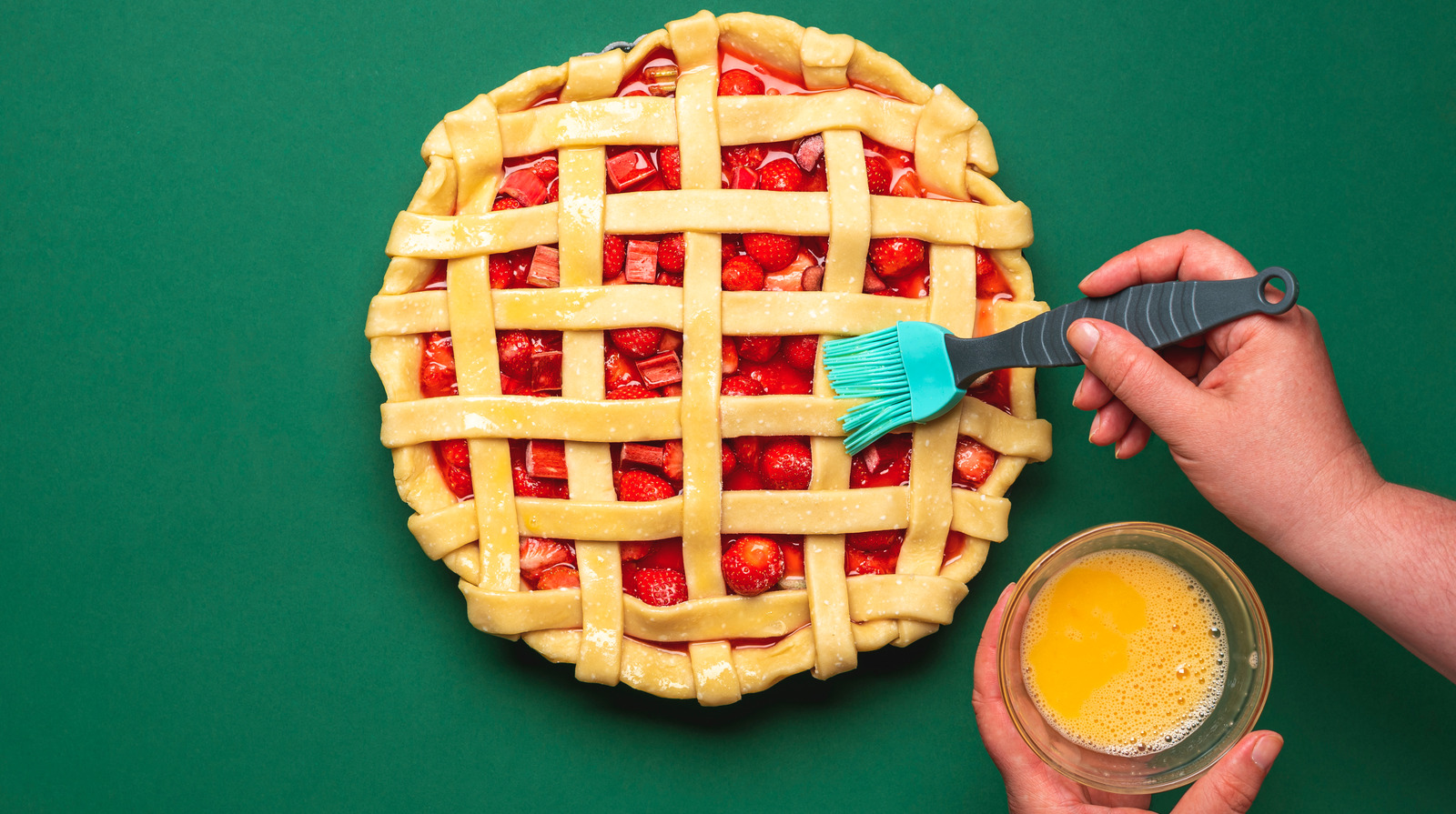Why It's Important To Pick The Right Wash For Your Pie Crust