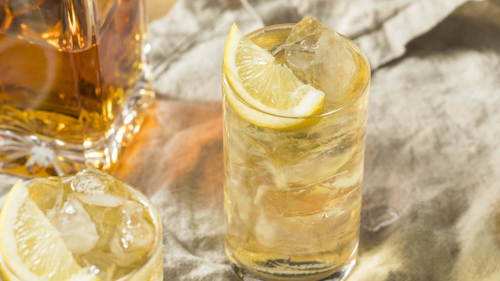 Why It's Worth Splurging On The Soda Water For Your Highball Cocktail