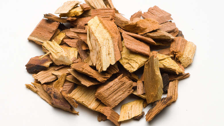 Mesquite wood chips