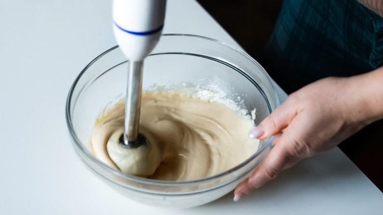 Making mayonnaise