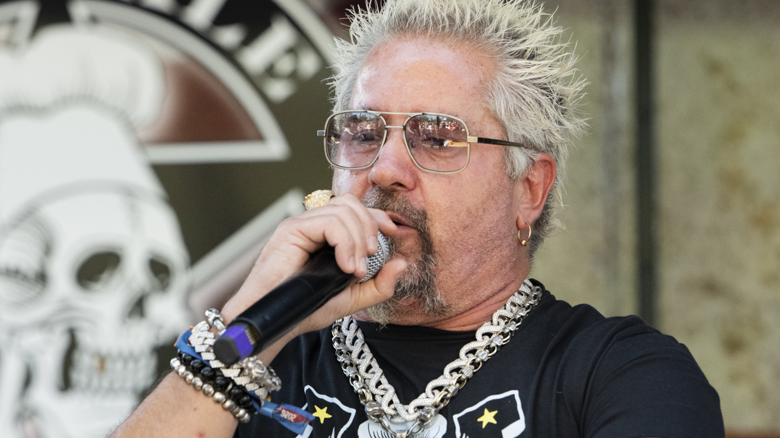 Why Guy Fieri Considers This Midwest City The Best For Diners, Drive-Ins & Dives